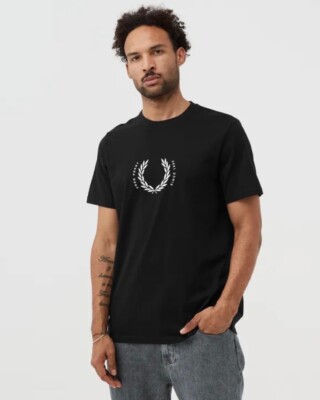 Fred Perry M4583 T-shirt with Wreath Logo in Black - Size M - MSRP - $70.00 BNIB