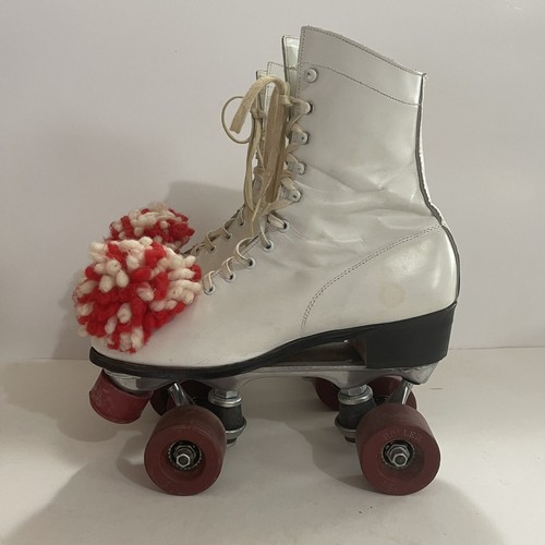 Vintage Roller Derby roller skates with case & key pom pons - Picture 7 of 16