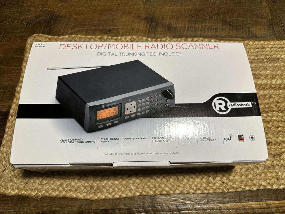 Mint!! Works!! RADIO SHACK PRO-652 Desktop/ Mobile Radio Scanner DIGITAL SCANNER - Image 3 of 4