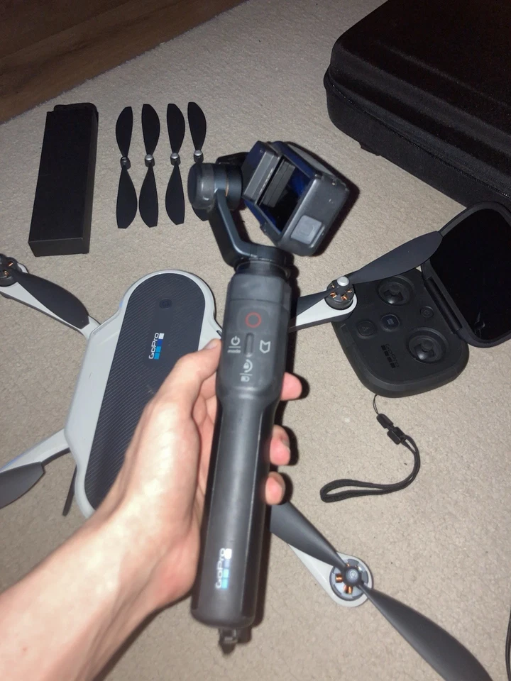 Drone GoPro Karma con cardán, batería, estuche, control remoto y accesorios Foto 2 de 4