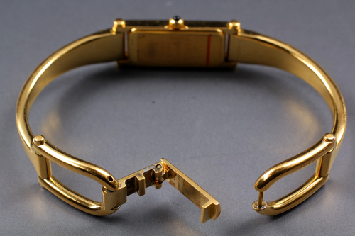【EXC+5】 Vintage Gucci 1500L Gold Square Quartz Women's Watch From JAPAN - Picture 10 of 10