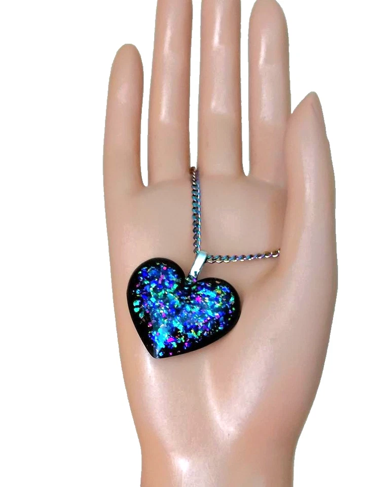 Juego de colgantes de ópalo: 3 piezas de resina de ópalo corazón colgante y pendientes en acero inoxidable Foto 3 de 4