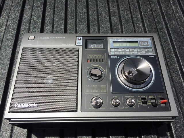 Panasonic RF-B300 SW Double Superheterodyne 6 Band Receiver Radio