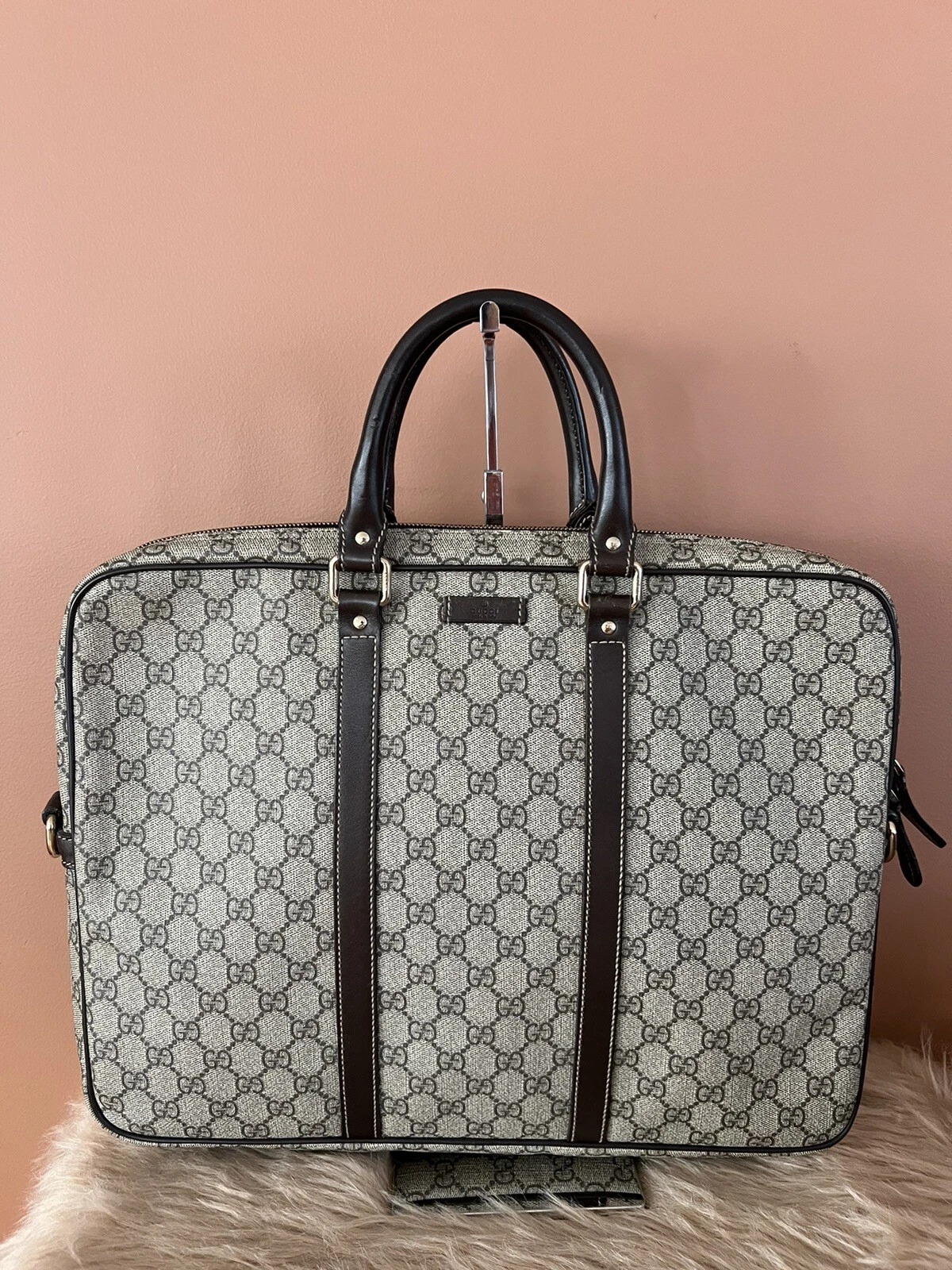 Authentique sac à documents pour ordinateur portable Gucci Supreme monogramme pré aimé