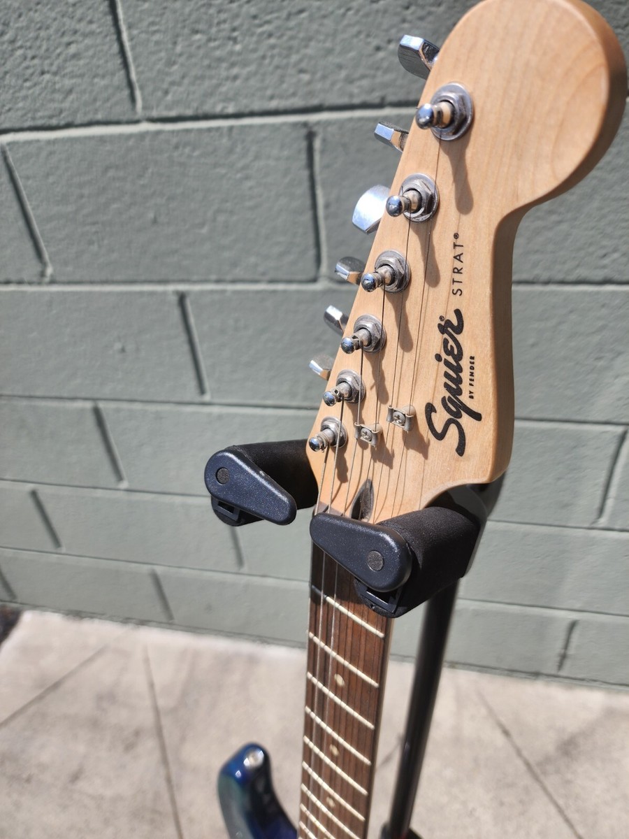 『訳有り』Squier by Fender STANDARD Stratocas Amazon.com: Fender Squier Stratocaster Electric Guitar