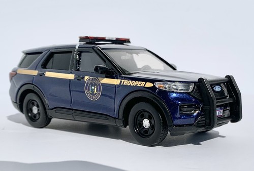 MotorMax 1/43 Scale 2024 Ford Explorer New York State Police Custom - Picture 3 of 16