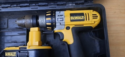 Dewalt DC925 cordless combi hammer drill and Ni-CD Battery w case and handle (6) - Picture 2 of 16