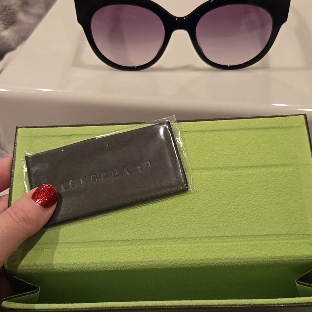 LONGCHAMP NWT OVERSIZE SUNGLASSES WITH CASE NEW Longchamp Paris Black Oversized Sunglasses Brand New in Case  main image 4