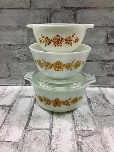 VTG PYREX 3pc Set Butterfly Gold Cinderella Nesting Mixing Bowl Set