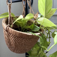 Vintage Wicker Wall Pocket Wall Hanging Planter Basket Decor 8x7”