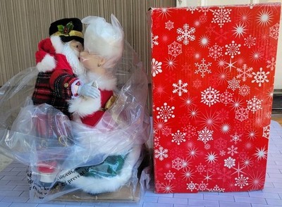 Vintage - Avon - Mr. Mrs. Santa Claus Christmas  Holiday Skate - Retired New Box