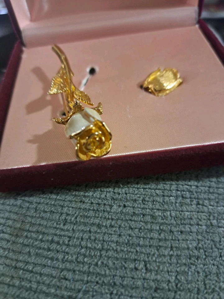 PIN ROSA TONO DORADO BAILARÍN II CON TAPA INTERCAMBIABLE EN CAJA ORIGINAL!  Foto 3 de 4