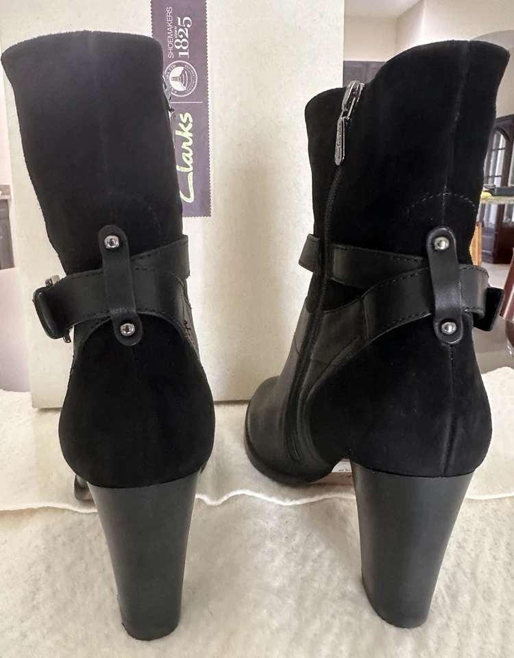 Clarks Women’s Kacia Garnet Heeled Booties Boots Black Comb Buckled Classic 7.5M - Image 4 of 4