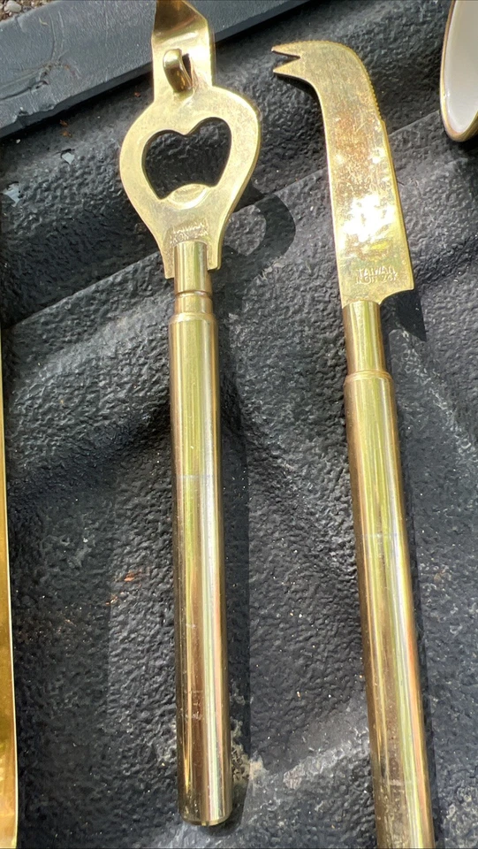 Utensilios de barra Ikon chapados en oro de 24 K Foto 4 de 4