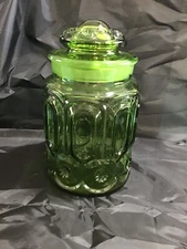 Vintage L. E. Smith, Moon and Stars Green glass canister 9 1/2 inch grounded lid