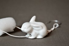 Tropfenfänger Porzellan Karnickel Tropfschutz für Kaffe- oder Teekanne weiss 