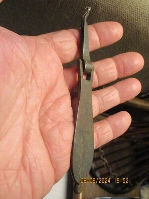 ancienne Petite Poignée de Tiroir Porte Caisse Boite Coffre en Acier - Photo 1/3