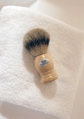 HANS BAIER EXCLUSIVE Rasierpinsel Buchenholz Silberspitz Dachshaar - Hans Baier - Made in Germany