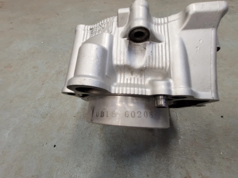 Yamaha YZ400F 1999 OEM STD DIÁMETRO MOTOR CILINDRO JARRA BARRIL DIÁMETRO SUPERIOR Foto 2 de 4