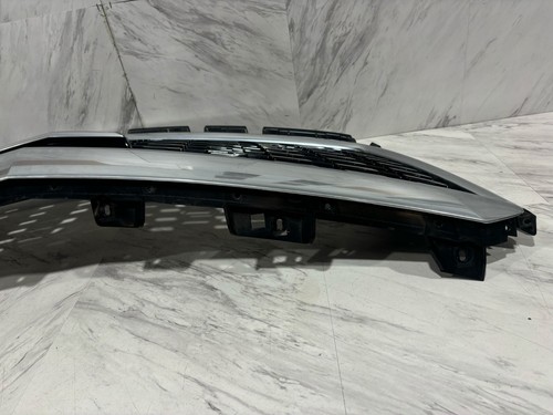 2020-2024 CADILLAC XT5 GRILLE ASSEMBLY OEM FRONT BUMPER GRILL 84724566 - Picture 15 of 24