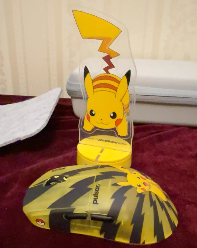 Pulsar x Pokémon XL CrazyLight Mini Gaming Mouse Pikachu Edition
