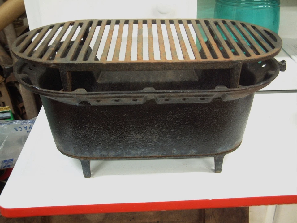 Vintage Atlanta Stove Works Sportsman Cast Iron Hibachi Grill BBQ 19 in X 11 X 9 - Image 2 of 4