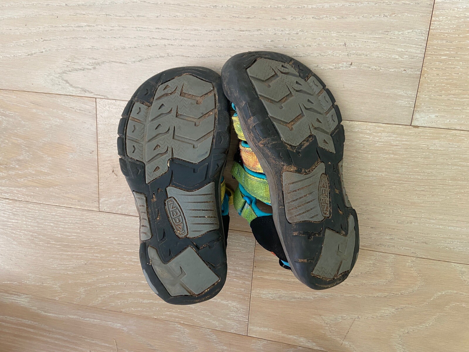 ? Keen Newport arcobaleno tie dye scarpe da trekking acqua sandali bambini taglia 1 e 2