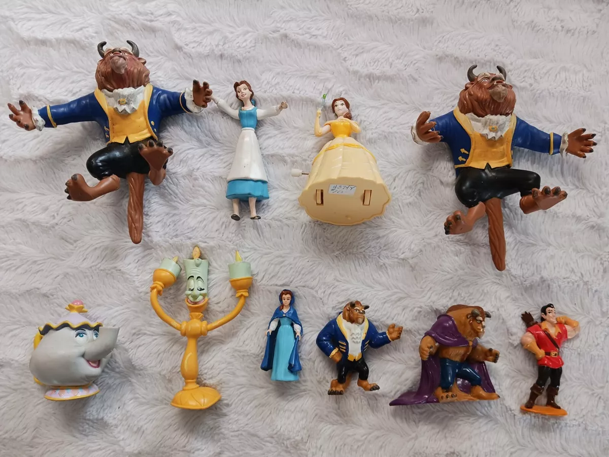 DISNEY MINI FIGURES- LOT OF 10