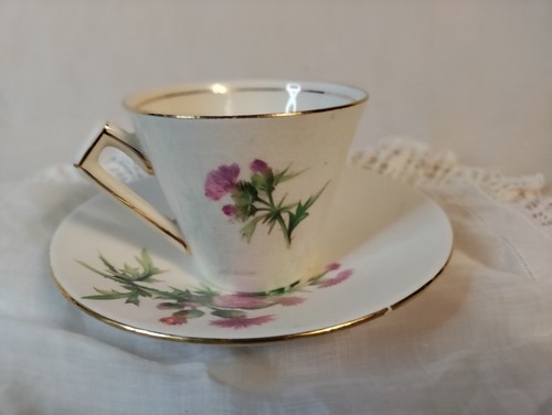 Vintage Royal Winton Grimwade, England - Thistle Porcelain Tea Cup & Saucer - Picture 2 of 9
