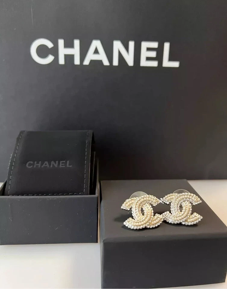 Aretes de perlas Chanel Foto 3 de 4
