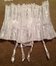 -NWOT FREDERICK'S OF HOLLYWOOD WHITE DREAM CORSET, sz 42