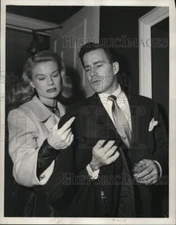 1951 Press Photo K.T. Stevens and husband Hugh Marlowe leave Ciro's in Hollywood