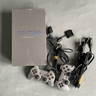 SONY PlayStation 2 (SCPH-50004) PS2 Satin Silver (silber) mit OVP 2 Kontroller
