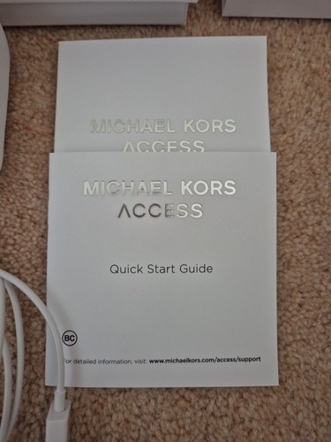 Michael Kors Bradshaw Box, charging cable and Links for Spares and Repairs. - Picture 4 of 6