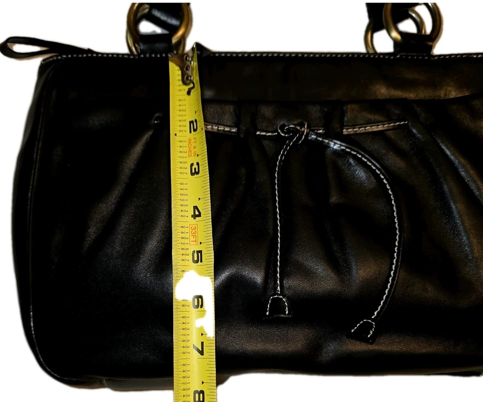 Bolso de mano Maxx New York de cuero suave liso negro tamaño mediano Foto 3 de 4