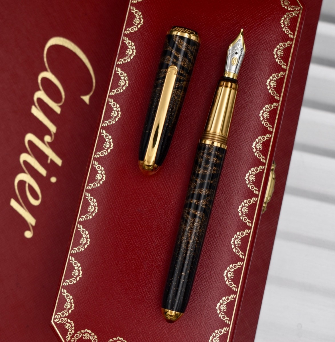 Cartier バーガンディ ボールペン ケース付き 超美品 Cartier カルティエ ボールペンケース&空箱 ジュエリーボックス