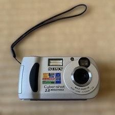 Sony Cyber-shot DSC-P31 Compact Digital Camera 2.0MP Untested Condition