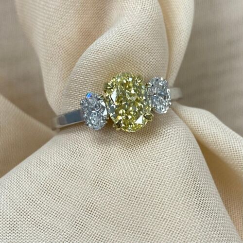 Bague de fiançailles 3 pierres 1,22 ct IGI jaune ovale diamant cultivé en laboratoire 14 carats 1,74 ctw - Photo 17 sur 19