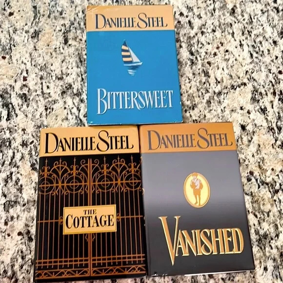 Bundle Lot Of 3 Danielle Steel Hard Cover Dust Jacket Books