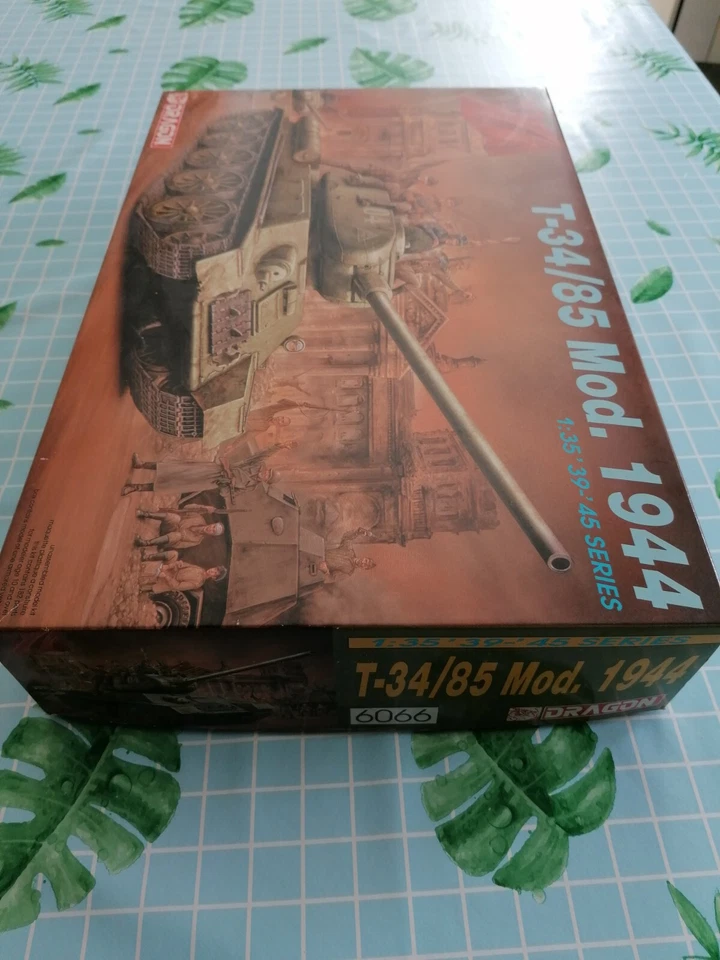DRAGON 1/35 T-34/85 MOD. 1944 "39 - 45" SERIES ITEM N° 6066 - Immagine 3 di 4