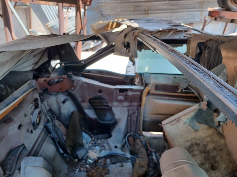 Cuadro superior convertible 76 Eldorado solo ver fotos para piezas o reparación Foto 2 de 4