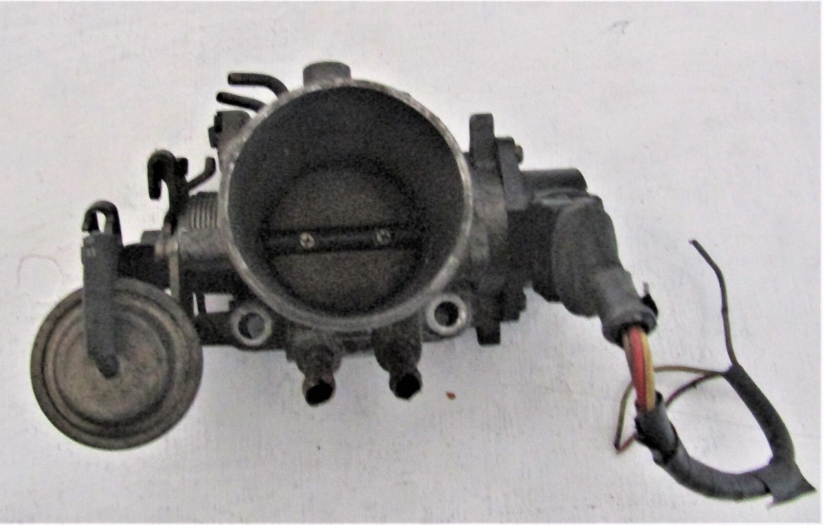 【希少】TOYOTA/トヨタ　栓抜き Toyota RWD 3Y-E 2,0cc Throttle Body with Butterfly with TPS