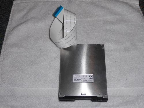 Sony MPF820 1.44MB Floppy Drive 0GJ309 GJ309 P9566 0P9566 with Cable