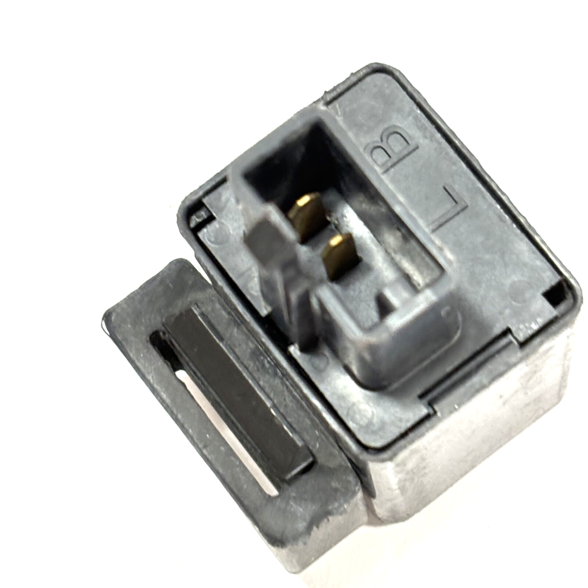 ymseです。 SUZUKI Genuine Windscreen Washer Pump Assy 38410 - 66113