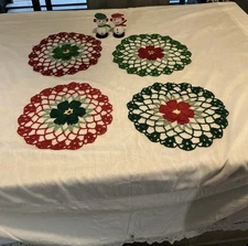 FOUR LITTLE DOILIES FOR CHRISTMAS