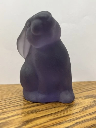 Fenton Glass Violet Satin Bunny Rabbit Figurine No Label