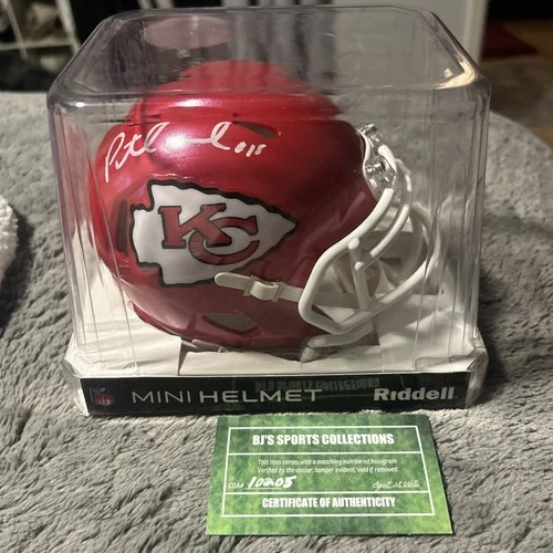 Patrick Mahomes Signed auto #15 Kansas City Chiefs Mini Helmet W/COA