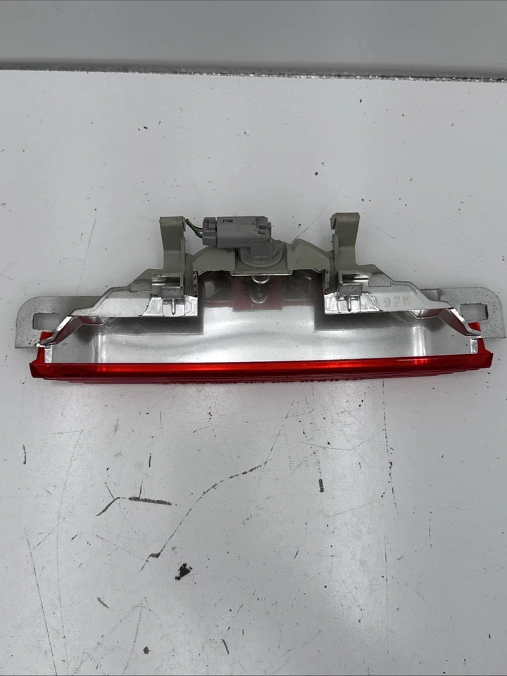 Tercera lámpara de freno para puerta trasera Lexus RX300 1999-2003 Koito 48-10 B261-17 Foto 4 de 4