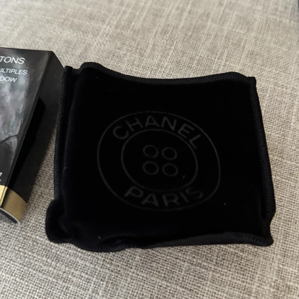 Chanel Les 4 Ombres Boutons Eyeshadow 229 Boutons Stellaire Limited Edition 2025 - Image 4 of 4