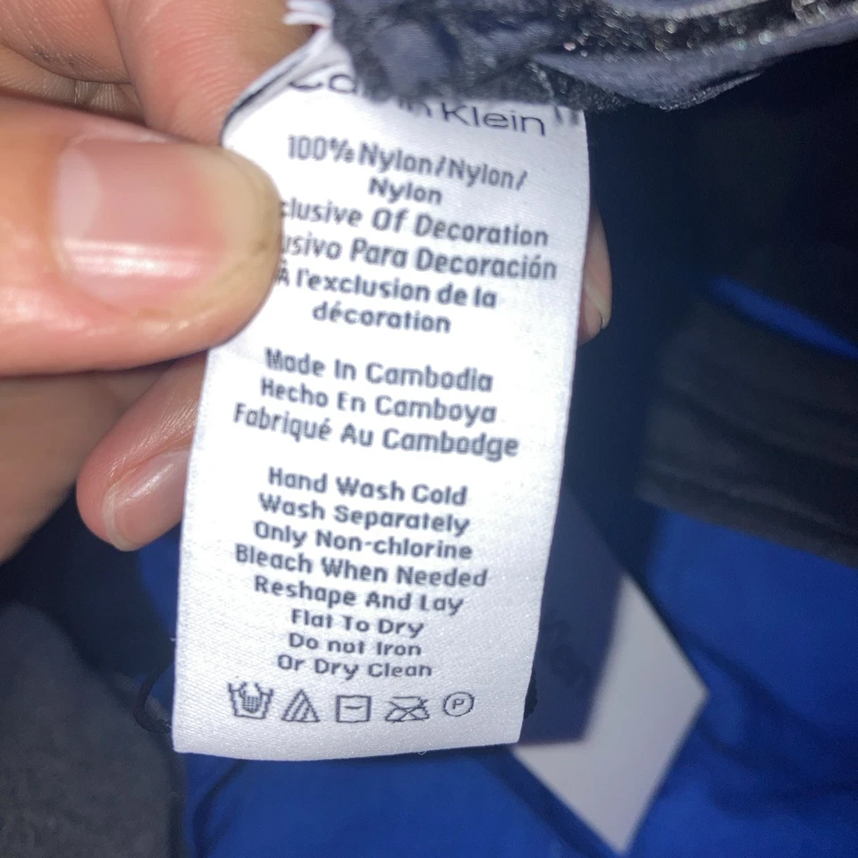 Gorra Calvin Klein Visera Negra OSFA Unisex Ajustable Elegante Bloqueador Solar Nueva con Etiquetas Foto 4 de 4